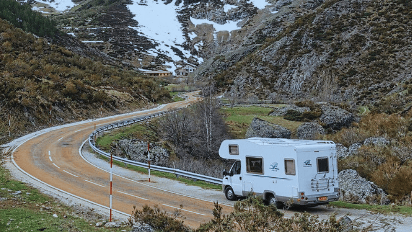 rv traveling in the winter